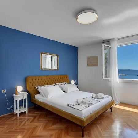 Anika Apartment