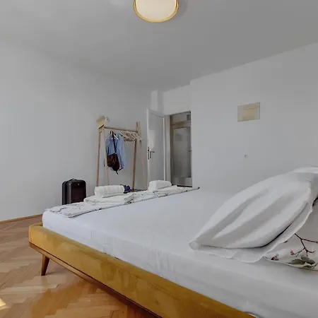 Anika Apartment *