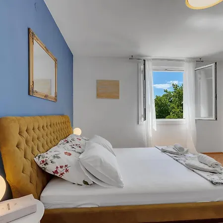 Apartment Anika Makarska